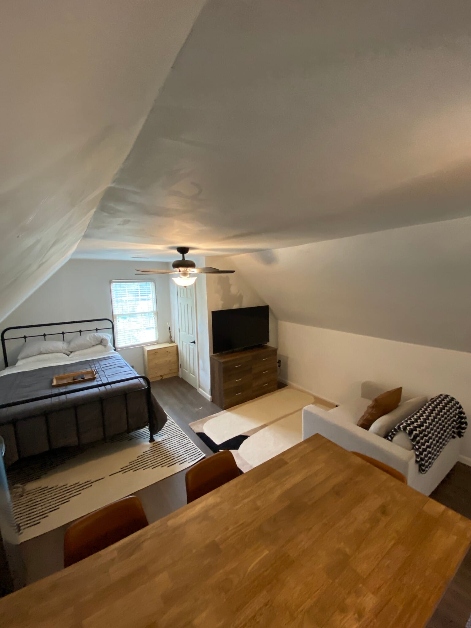 Entertaining Area - 420 Cardigan Cir SW