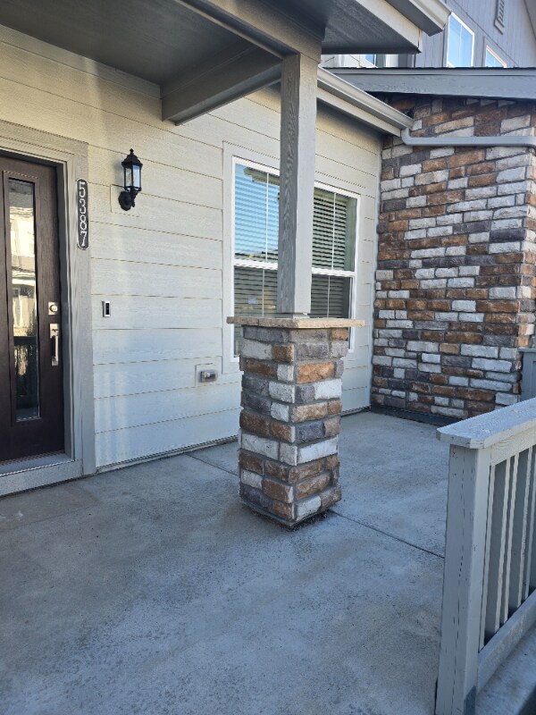 Building Photo - 5387 Euclid Dr