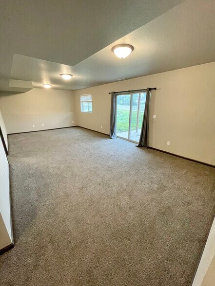 Building Photo - 628 Rachel Ln