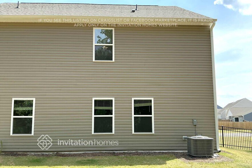 Building Photo - 501 Azalea Gaze Dr