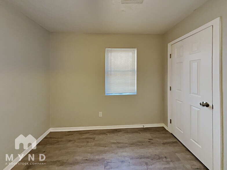 Building Photo - 5575 Oglesby Rd