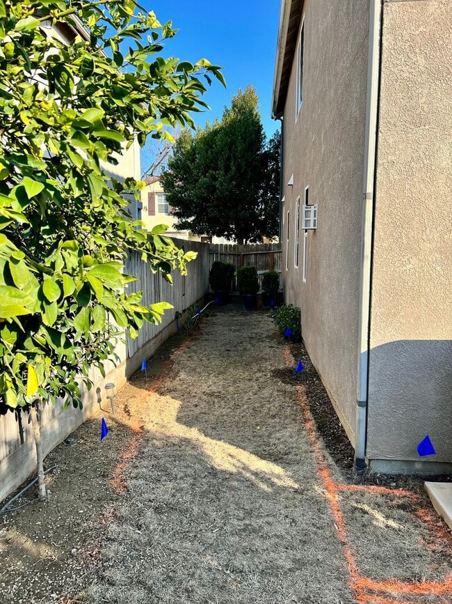 Building Photo - Gated AVALON--