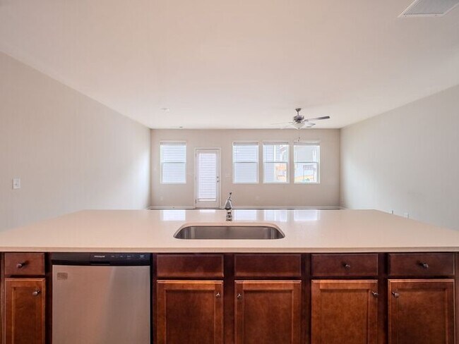 Building Photo - 400 Ruths Blvd