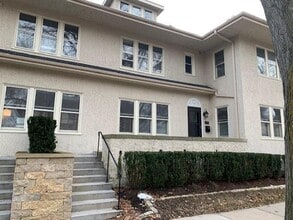 Building Photo - 2907 E Hampshire Ave