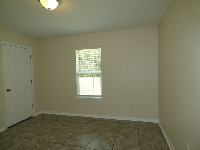 Building Photo - Charming 3-Bedroom Home - Spacious Layout
