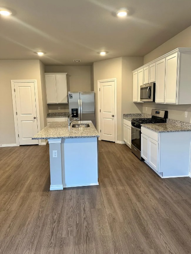 Building Photo - 4 Bed | 3 Bath | New Build | Bartlesville