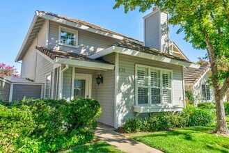 Building Photo - Elegant 3-Bed Home in Quiet Folsom Neighbo...