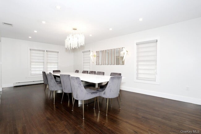 Building Photo - 10 Millbury St