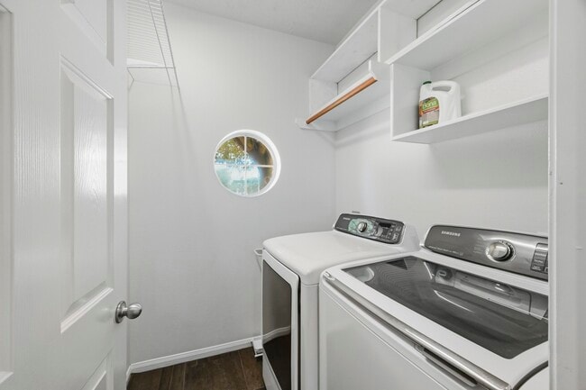 Building Photo - 17126 Sheffield Knoll Ln