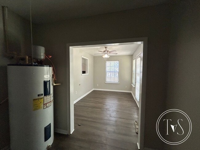 Building Photo - 528 Ashmore Rd