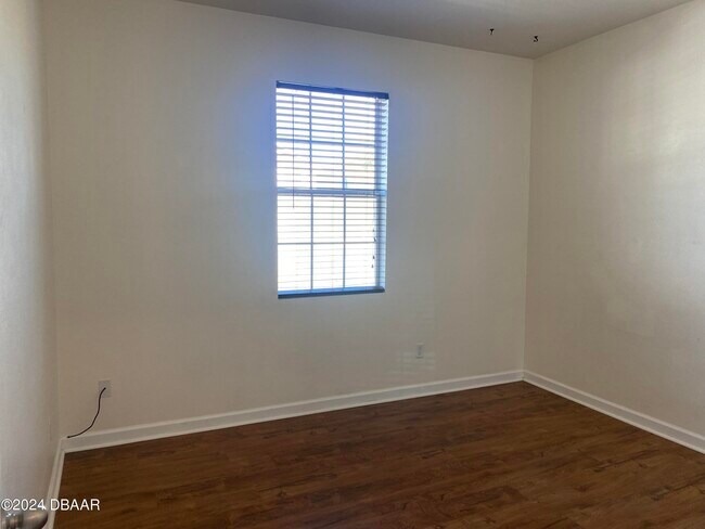 Building Photo - 1936 Cove Point Rd