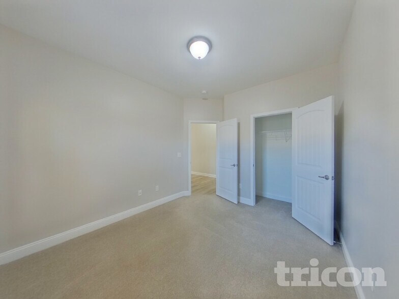 Building Photo - 506 Airdale Ln