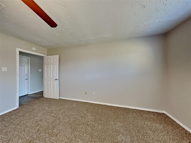 Building Photo - 9507 Water Park Ct