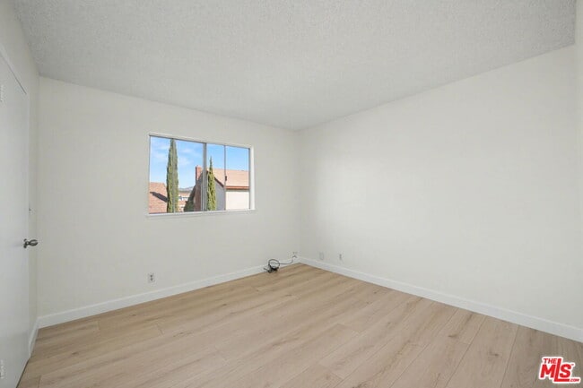 Building Photo - 243 Blanquita Way