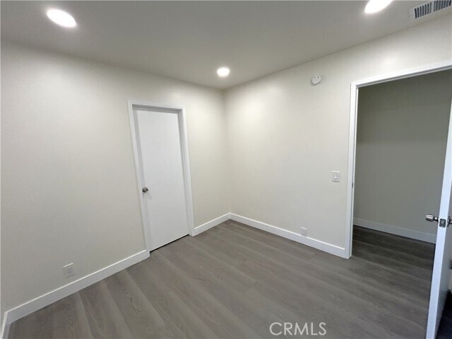 Building Photo - 522 W 4th St