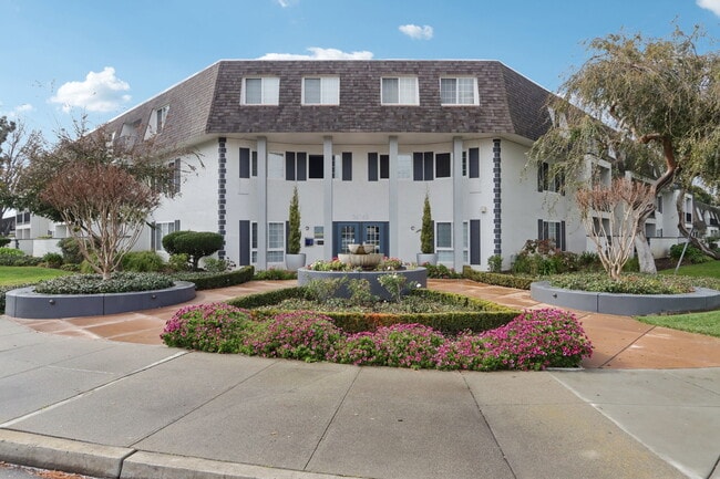 Primary Photo - Brookvale Chateau