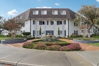 Building Photo - Brookvale Chateau