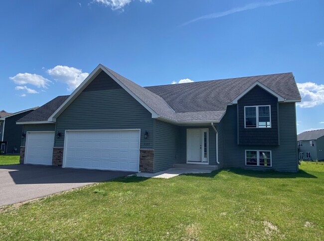 Building Photo - 2339 8th Ln SE