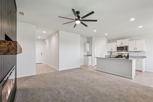 Building Photo - 620 Whitecomb Ln