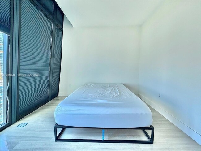 Building Photo - 1451 Brickell Ave