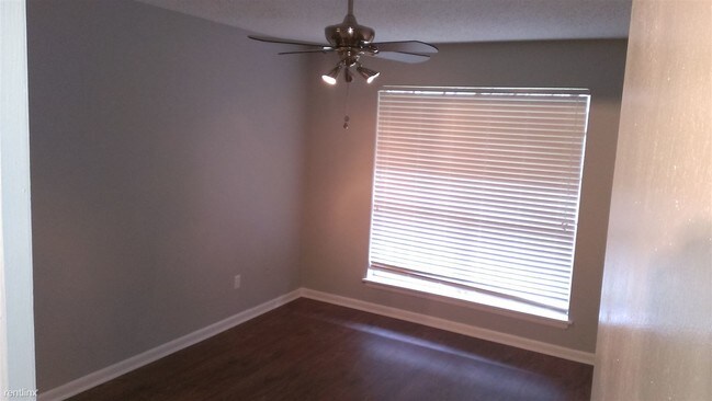 Building Photo - 3632 Clairmont Ave S