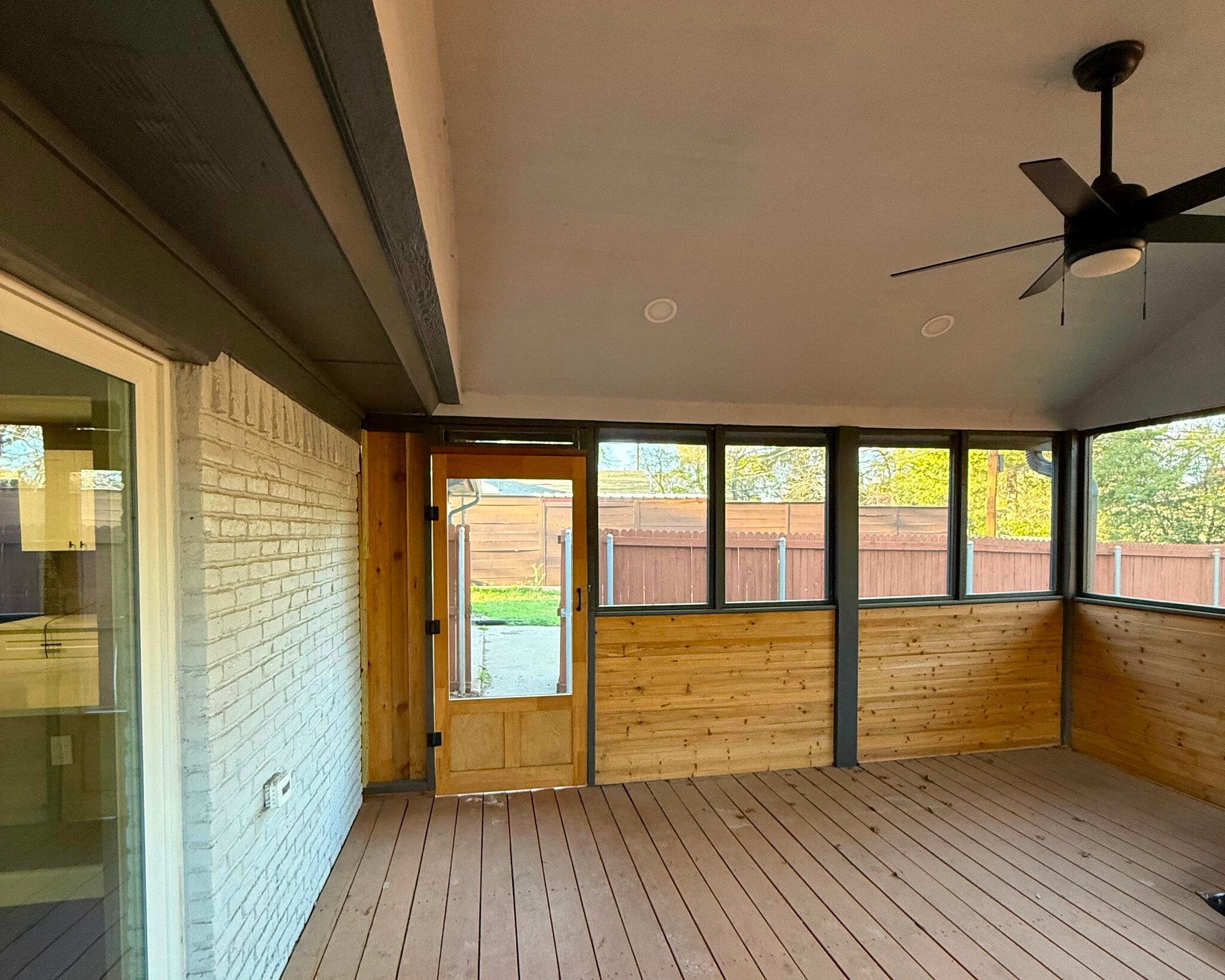 Screened porch - 4028 Treeline Dr