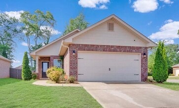 Building Photo - 150 Shrewsberry Dr