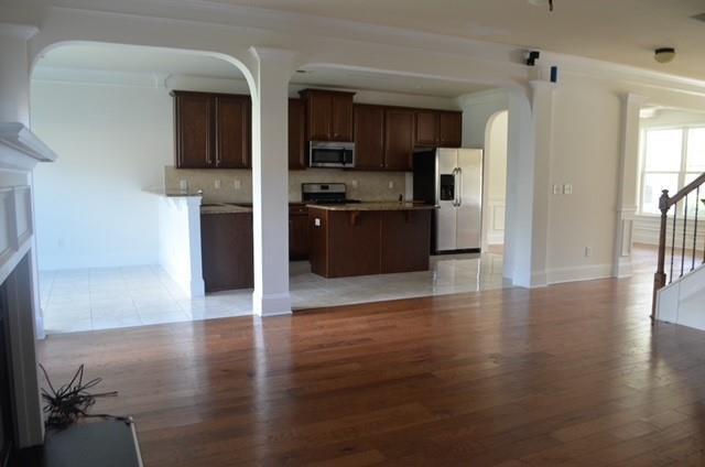 Building Photo - 15 Creekwater Dr