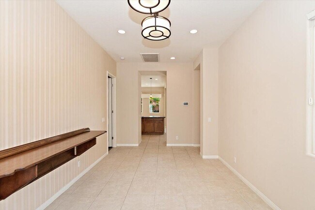 Building Photo - 80215 Queensboro Dr