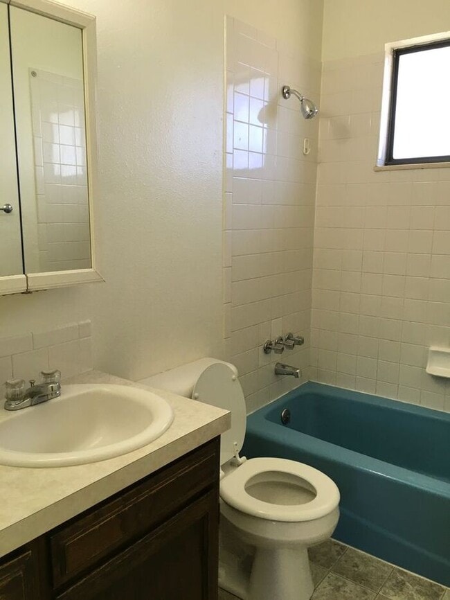 Building Photo - 3 Bedroom Home in SW Loveland!