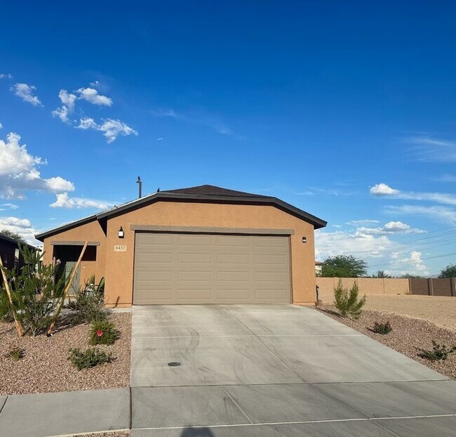 Primary Photo - Charming 3-Bed/2-Bath House (Rita Ranch Co...