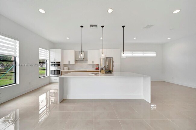 Building Photo - 1454 NW 23rd St