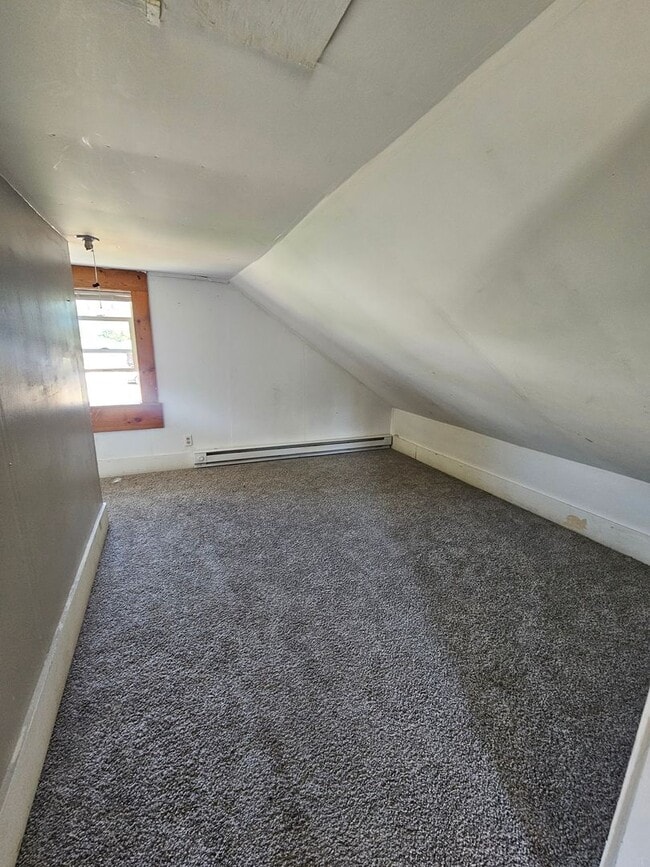 Building Photo - 2 BED | 1 BATH | HOME | CENTRALLY LOCATED ...