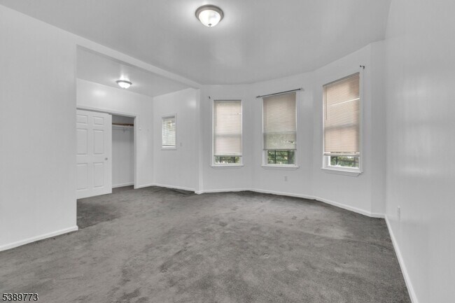 Building Photo - 54 3rd St