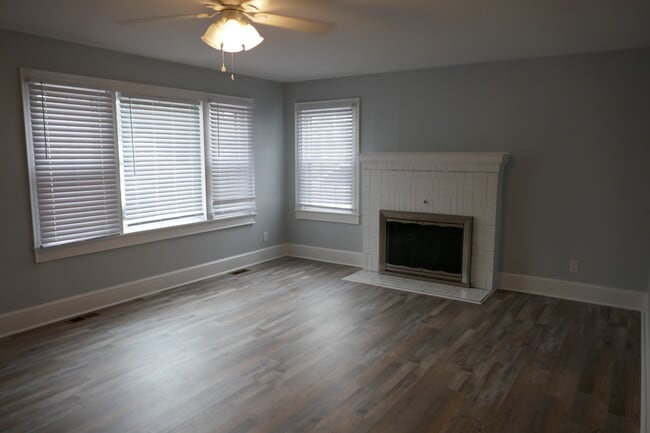 Building Photo - 1809 N Road St