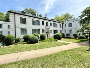Building Photo - Charming 1 Bed, 1 Bath Apartment in Gated ...