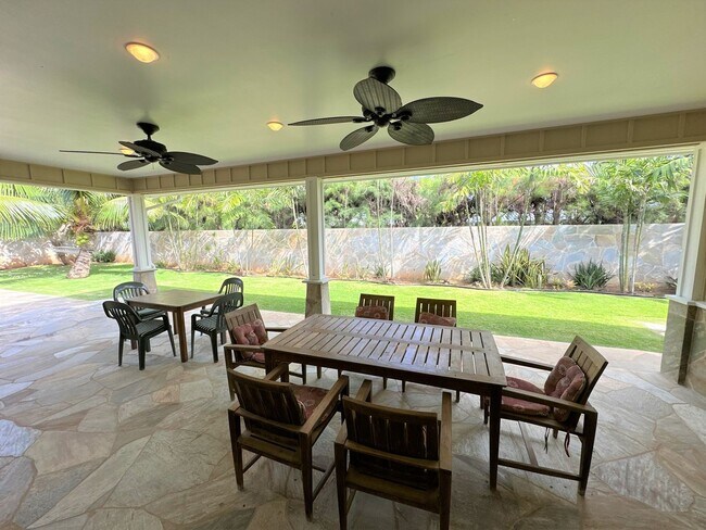 Building Photo - Gorgeous Furnished Beachside Home in Kailua