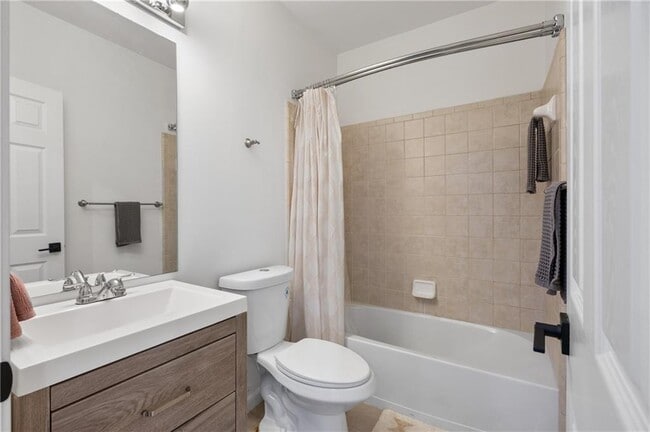 Building Photo - 638 Parkside Vlg Wy