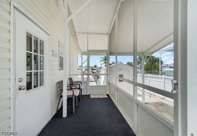 Building Photo - 701 Coral Dr