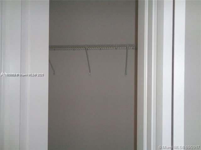 Building Photo - 15205 NE 6th Ave