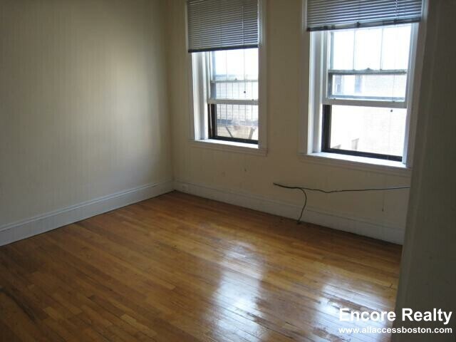 Building Photo - 317 Allston St