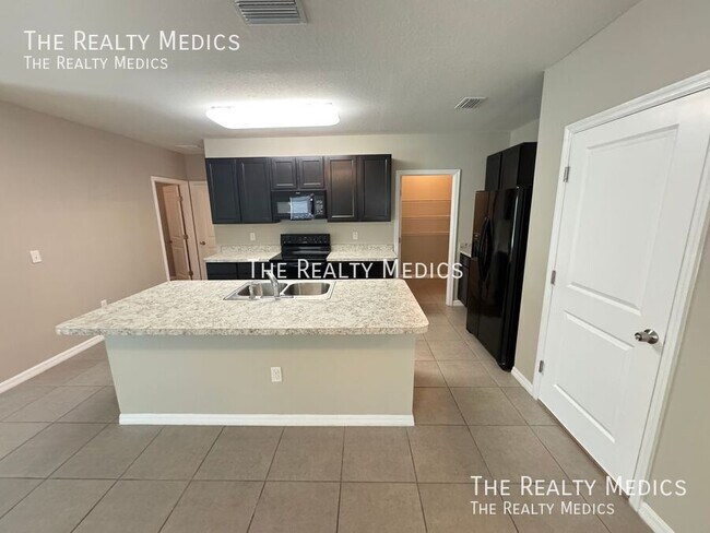 Building Photo - 1018 Ashentree Dr