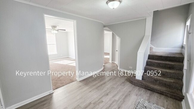 Building Photo - 142 N Bellaire Ave