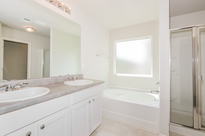 Building Photo - 289 Claudia Dr