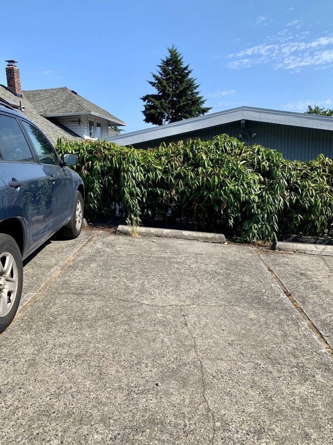 Building Photo - Charming 2 bedroom in Queen Anne!