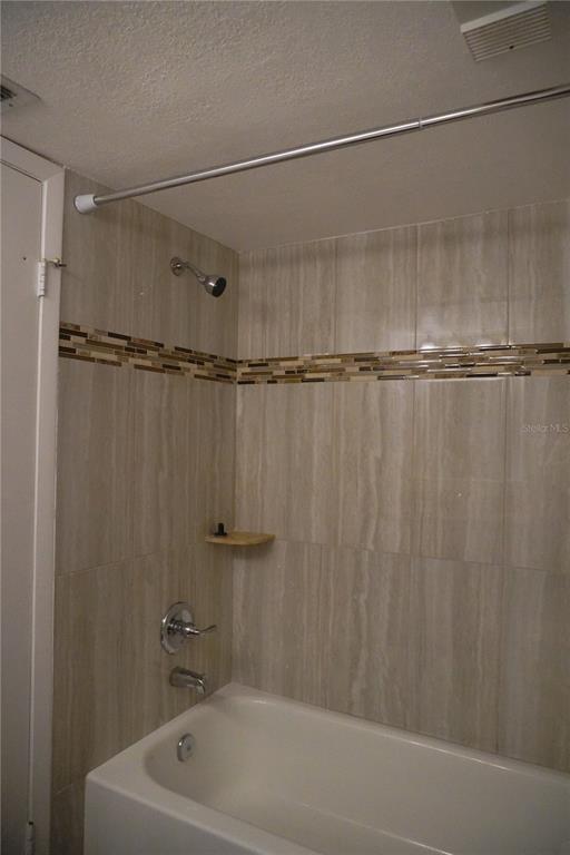 Building Photo - 2900 Cove Cay Dr