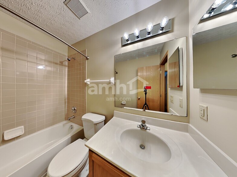 Building Photo - 3446 Natalie Dr