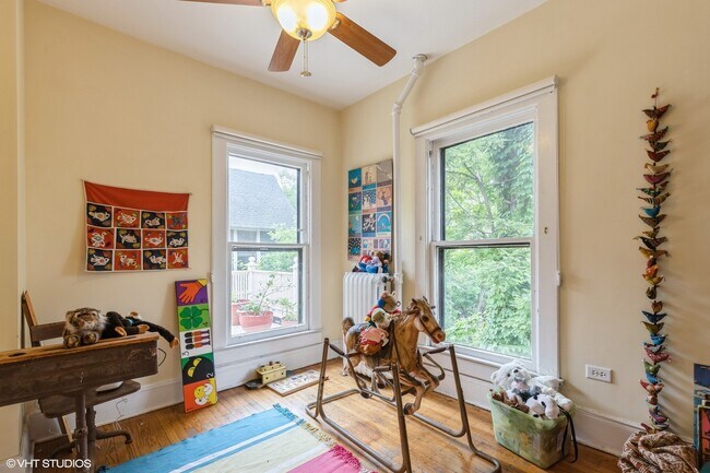 Building Photo - 1232 Hinman Ave