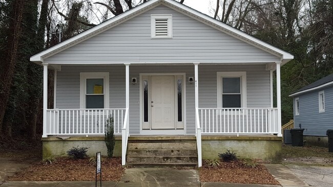 Building Photo - COMING SOON- 3 bedroom home in uptown Gree...