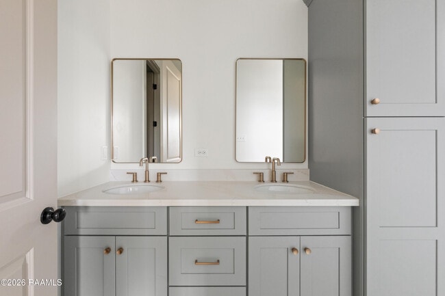 Building Photo - 121 Mayberry Grv St